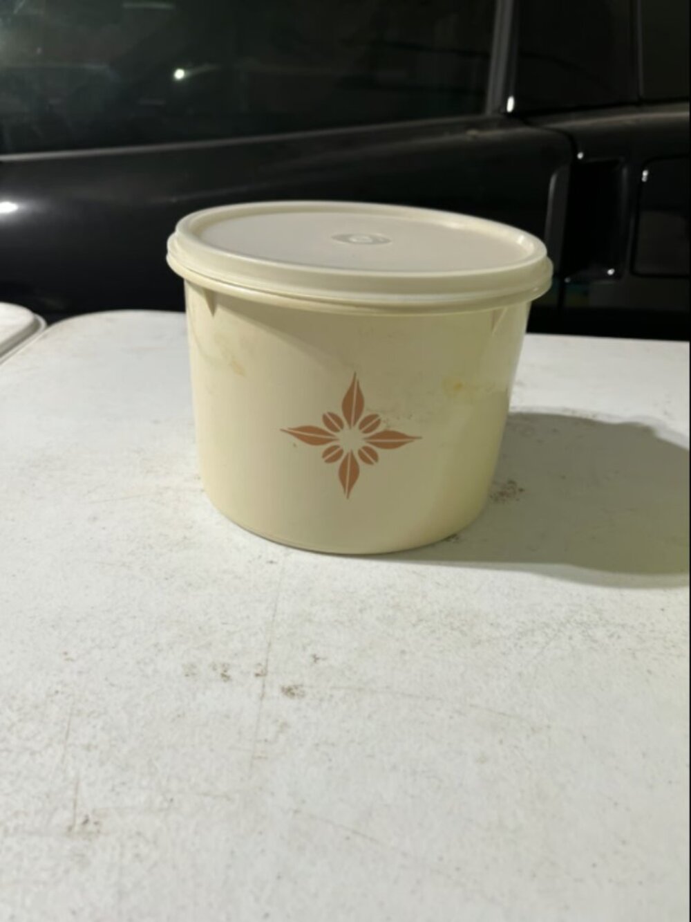 Tupperware - Picture 4 of 5
